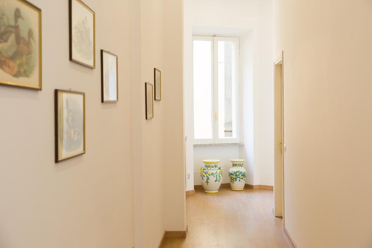 Prestigious Apartment Via Barberini Roma Esterno foto