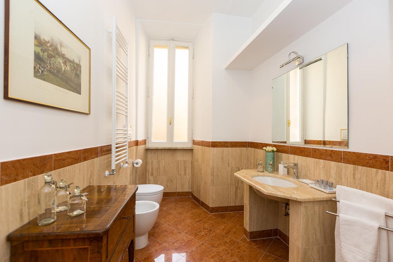 Prestigious Apartment Via Barberini Roma Esterno foto
