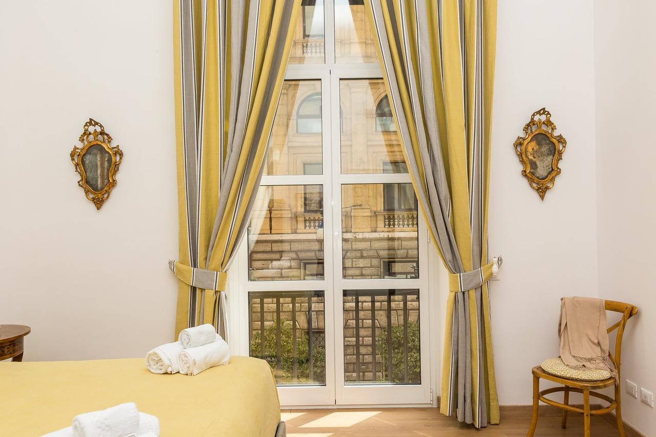 Prestigious Apartment Via Barberini Roma Esterno foto
