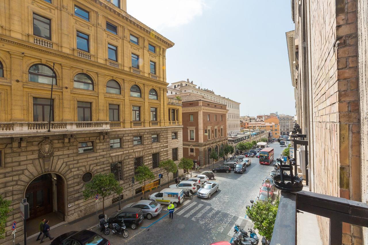 Prestigious Apartment Via Barberini Roma Esterno foto
